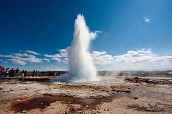 Water-geyser-iceland